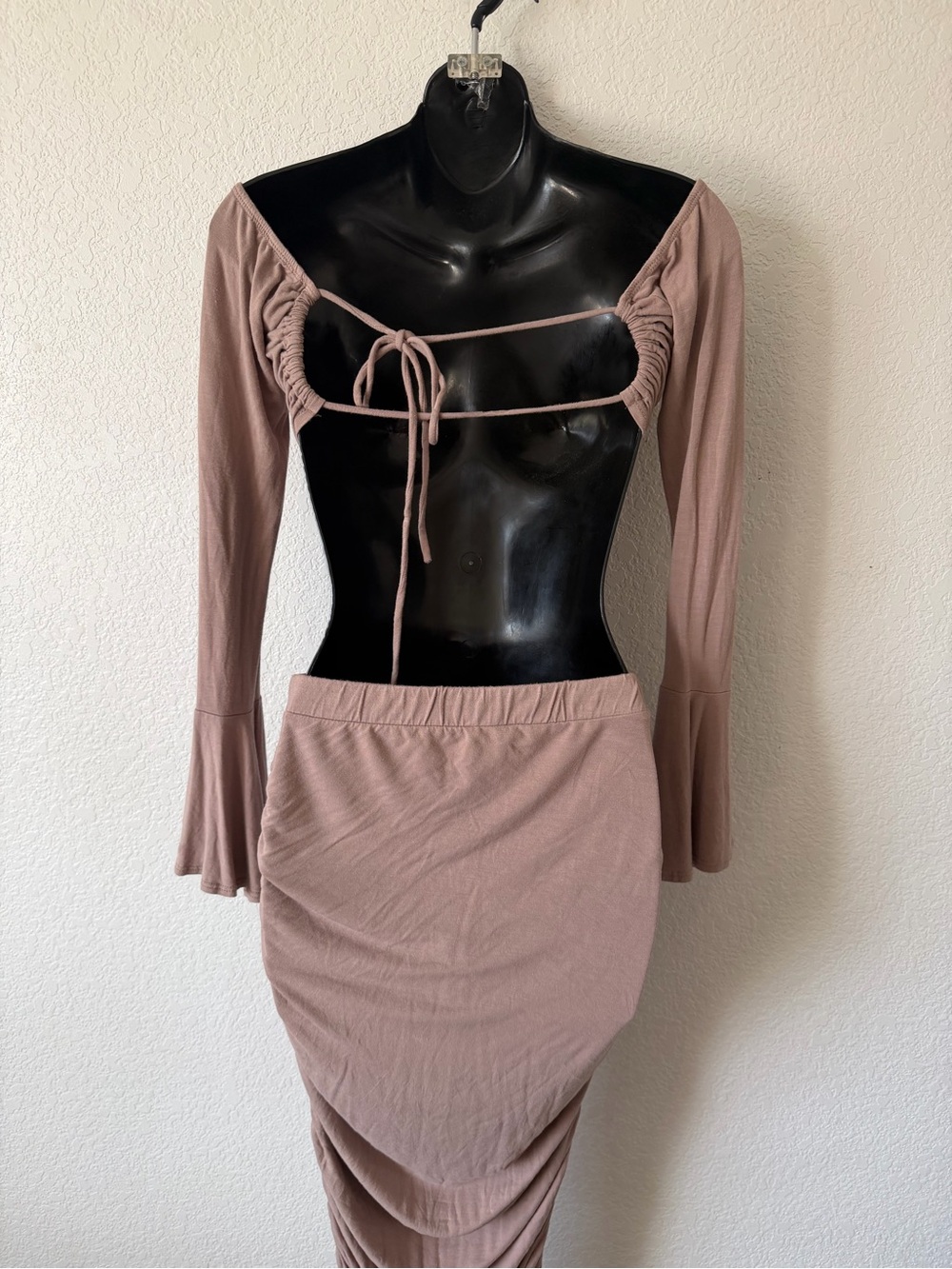 Mauve Ruched Backless Two-Piece Set ✨ - Picture 2 of 6